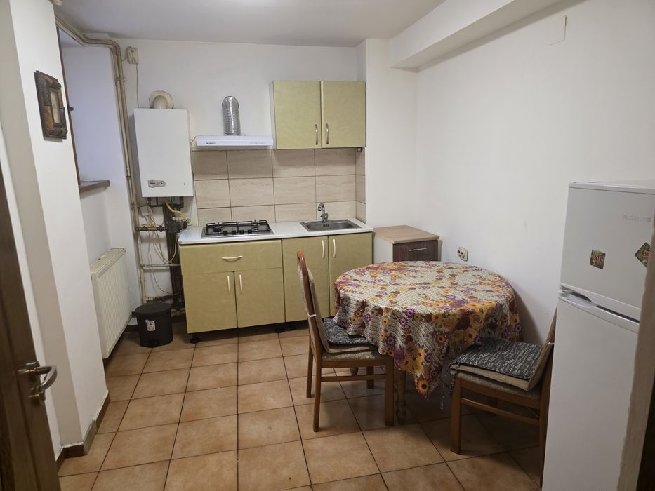 Închiriez garsonieră spațioasă  in Craiova