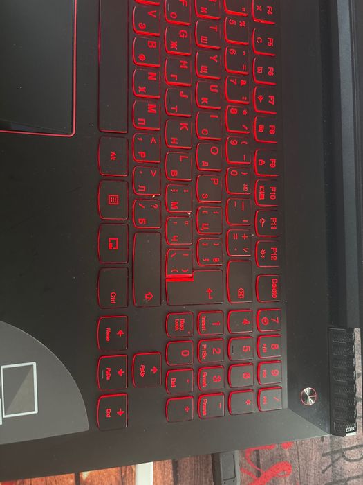 Lenovo – i7 / GTX 1050 / NVMe SSD