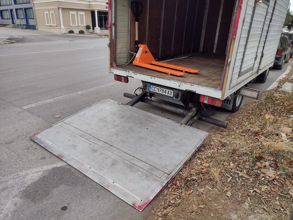 Продавам Nissan L35