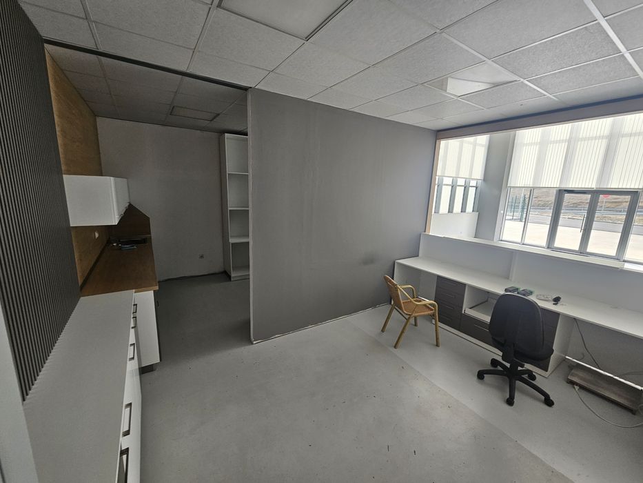 Дава се под наем Магазин в Кърджали, Боровец - 250 кв.м за 816 € - Снимка #5