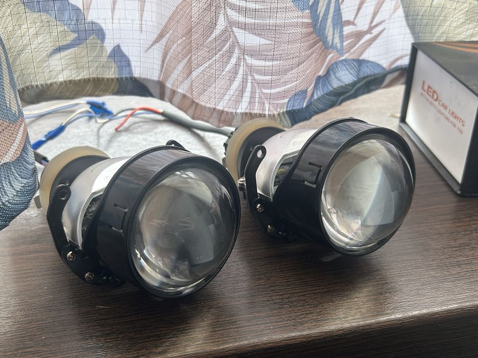 Би лэд линзы на фару машины