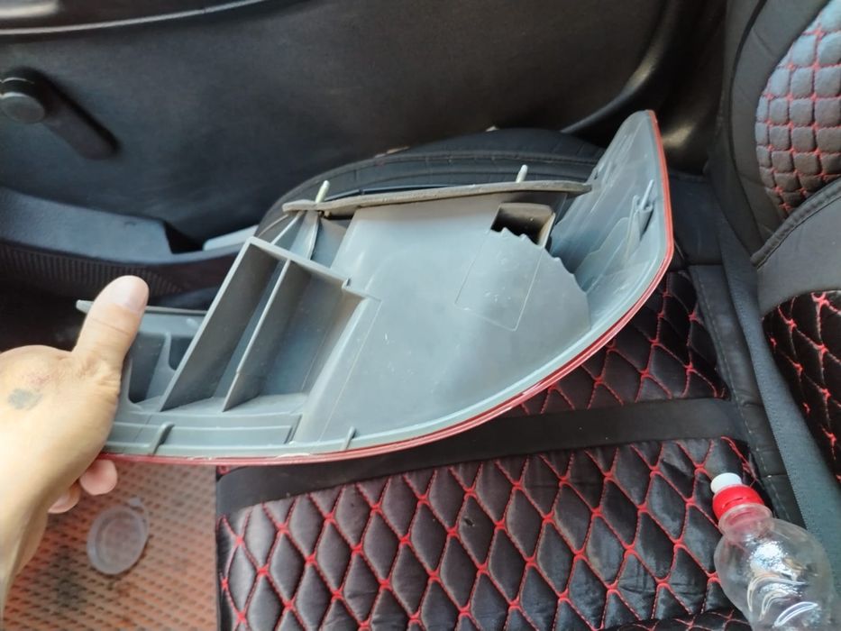 Продаётся задний фонар