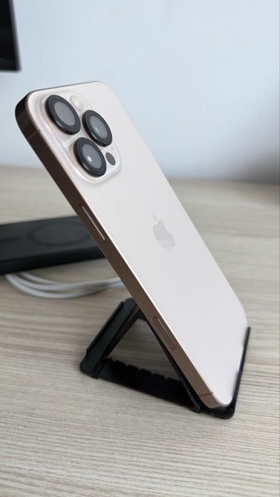 Iphone 16 pro max gold