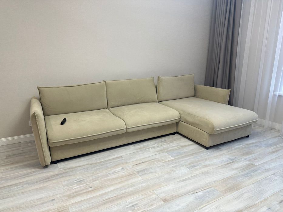 Диван бежевый в зал