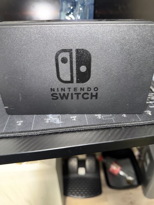 Nintendo switch black в перфектно състояние без стил дрифт и има игри