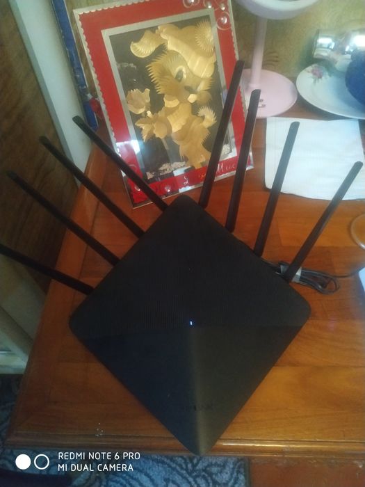 Продается  двухдиапазонный гигабитныйWi-Fi poyтер AC 2600 ,ZTE-W 300