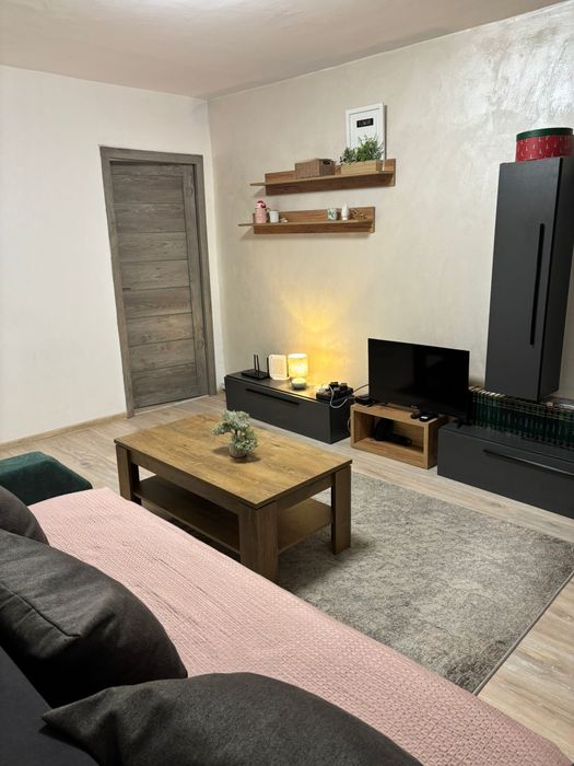 Apartament 3 camere Rovine-Dezrobirii