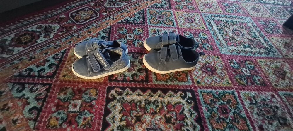 Продается детская обувь