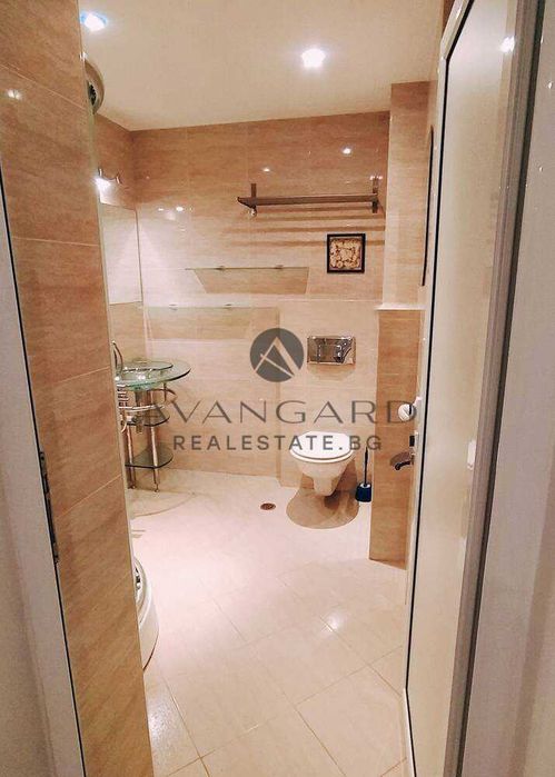 Продава се Тристаен апартамент в Пловдив, Тракия - 120 кв.м за 2057 €/кв.м - Снимка #12