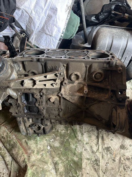 Двигатель Мерс 111