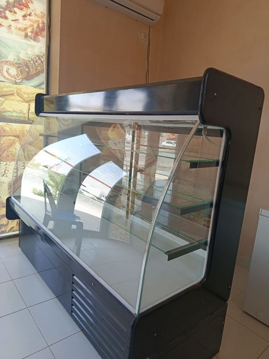 Vitrina xaladelnik muzlatkich