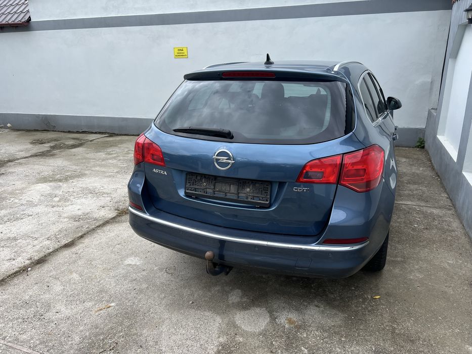 Dezmembrari piese Opel Astra  J 1.6d 110cp E6 2015 Piese cu factura si garantie!