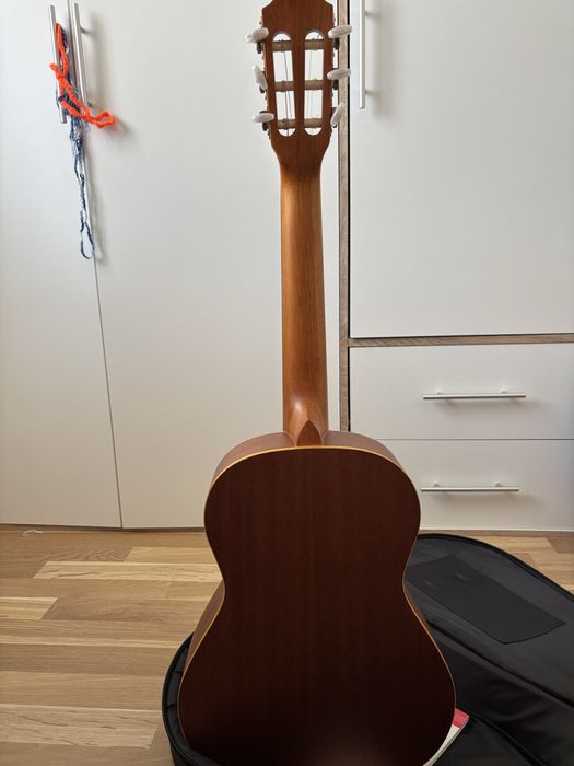 Китара Ortega R121 1/2 + подплатен оригинален калъф