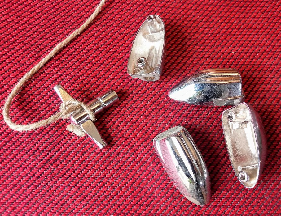 Продавам бонгоси