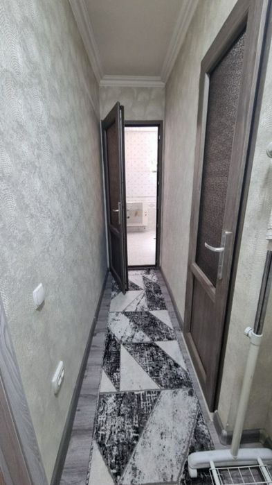 Арендага 1 хона 2 этаж Микрорайонда жойлашган.Агентство