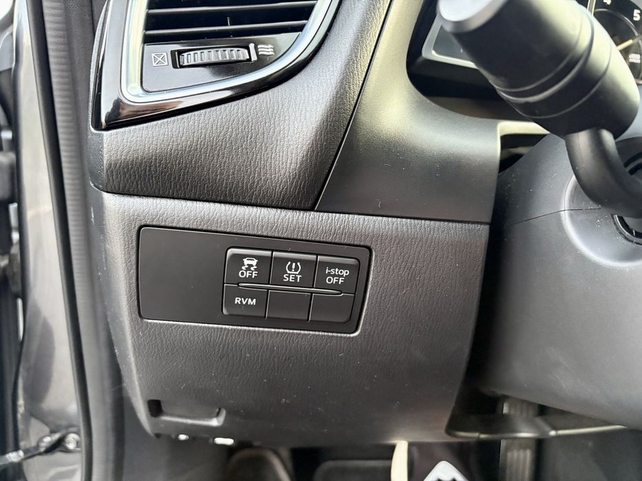 Продавам Мазда 3 skyaktive