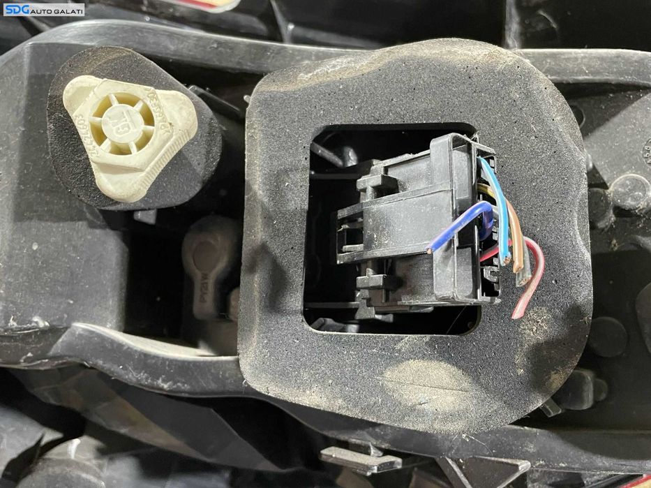 Stop Lampa Tripla Dreapta Opel Corsa D 2006 - 2014 Cod 13242814 89075559A [LR0261]