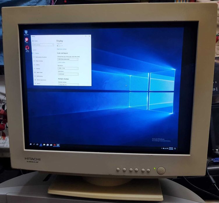 Monitor tub COMPAQ 7550/ AOC 19'' CRT 9K+ Plat (Flat) TCO2003 F1995+ 1600x1200/ 21" Hitachi CM823F QXGA 2048x1536/ IBM P77/ NOKIA MULTIGRAPH 446xPRO