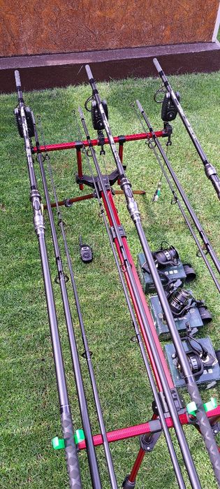 Set  Pescuit la Crap( 3 Lansete 3,90+3 Mulinete 7000+Rod Pod+Statie)