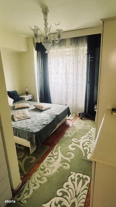 Apartament 3 camere cu balcon, garaj inclus