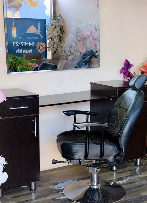 Аёллар Салони ва Сартарошхона учун комплект мебел сотилади