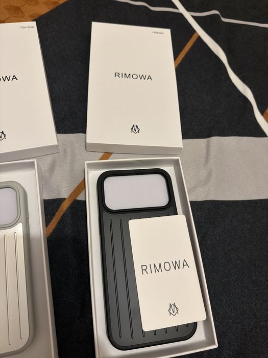 Husa Rimowa noua iphone 17 pro si iphone 17 pro max