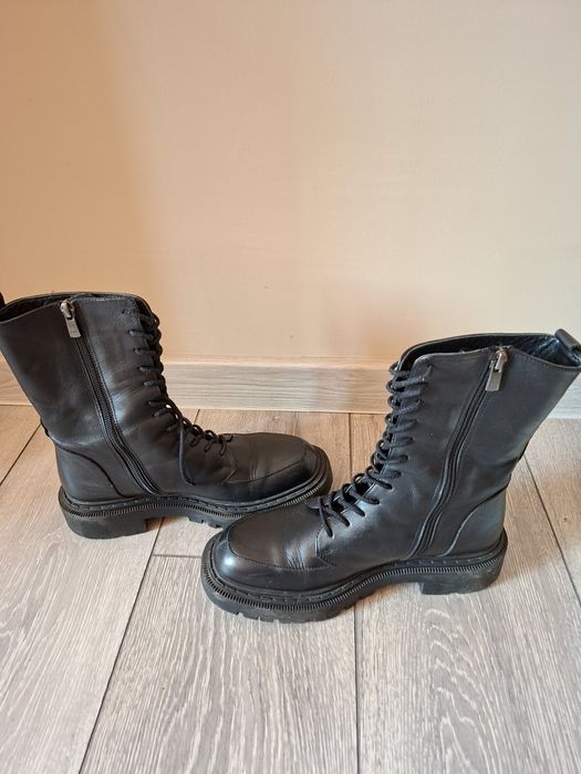 Дамски кожени кубинки.