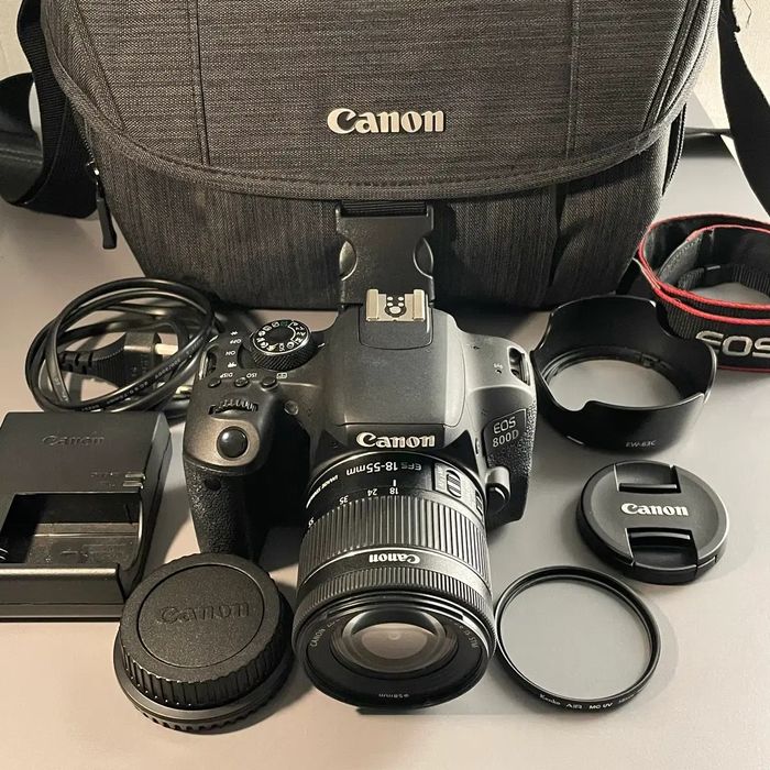 Canon 800D + 18-55 STM obyektiv komplekti sotiladi