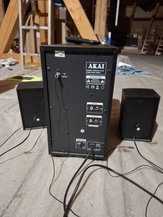 Sistem audio 2.1 Akai SS033A-3110 (Subwoofer + 2 boxe, telecomandă)