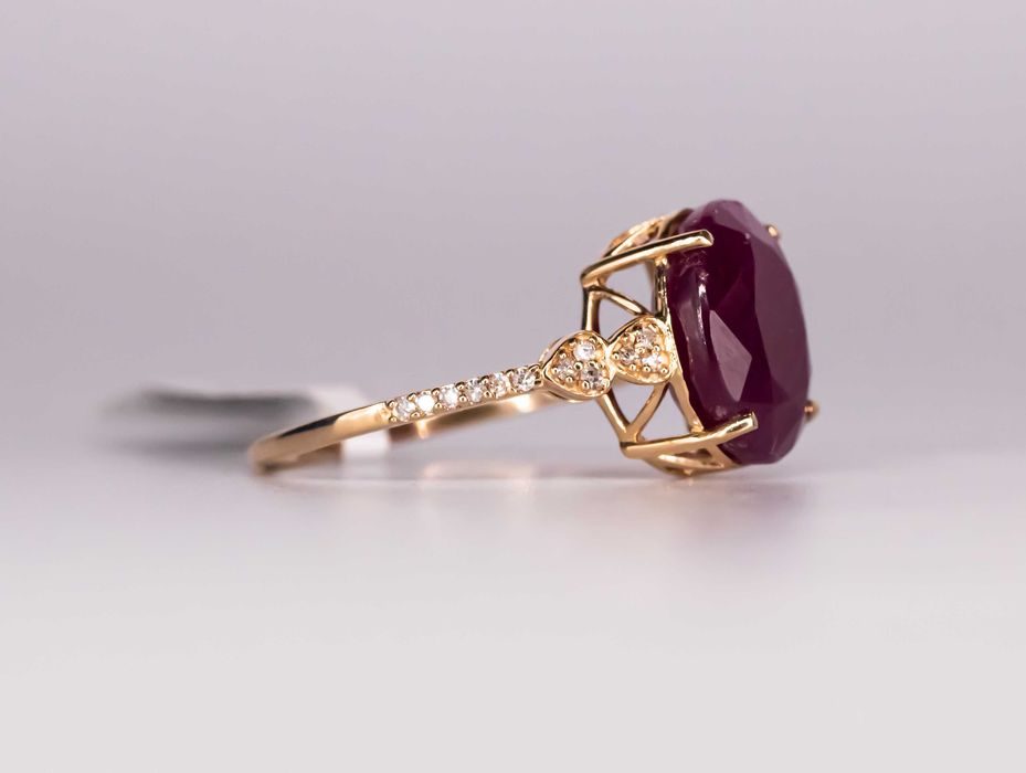 Inel cu rubin natural 5.89ct și diamante–Aur galben 14K–Certificat IGI