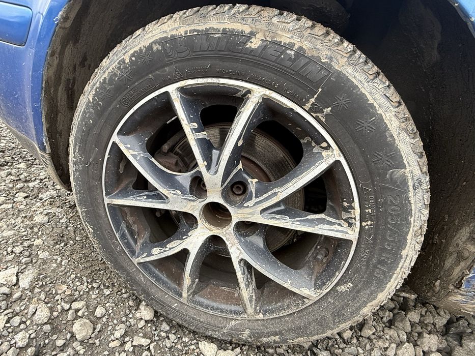 Джанти за голф 4 16 ски с зимни гуми нови на  90%