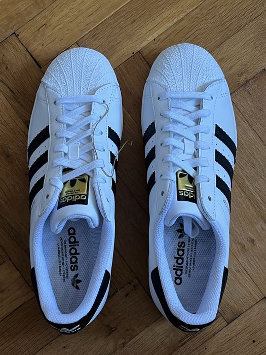 Adidas Superstar   43 1/3