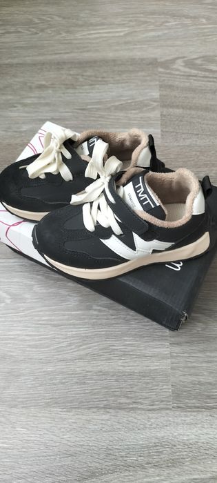 Кроссовки детские новые