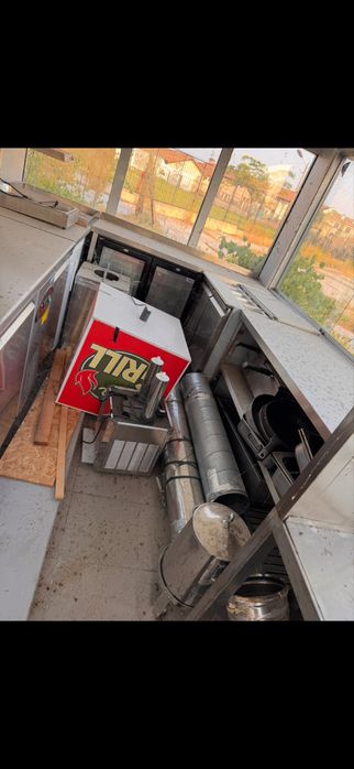 Продавам фургон-павилион за храна