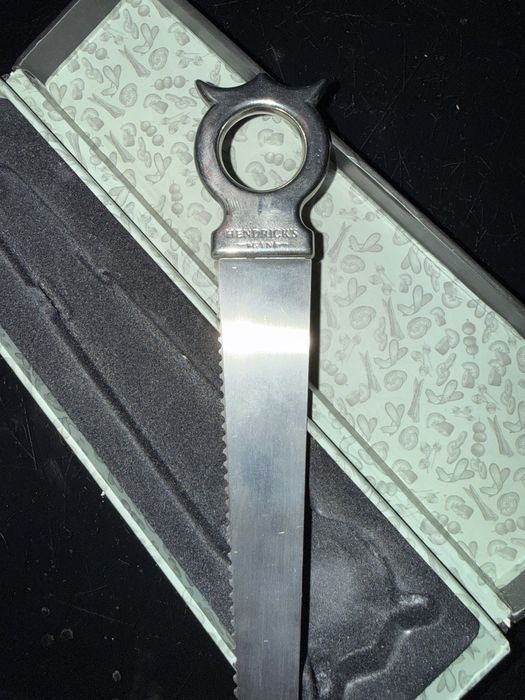 Оригинален Hendrick’s Gin лимитиран комплект – cucumber saw + corer