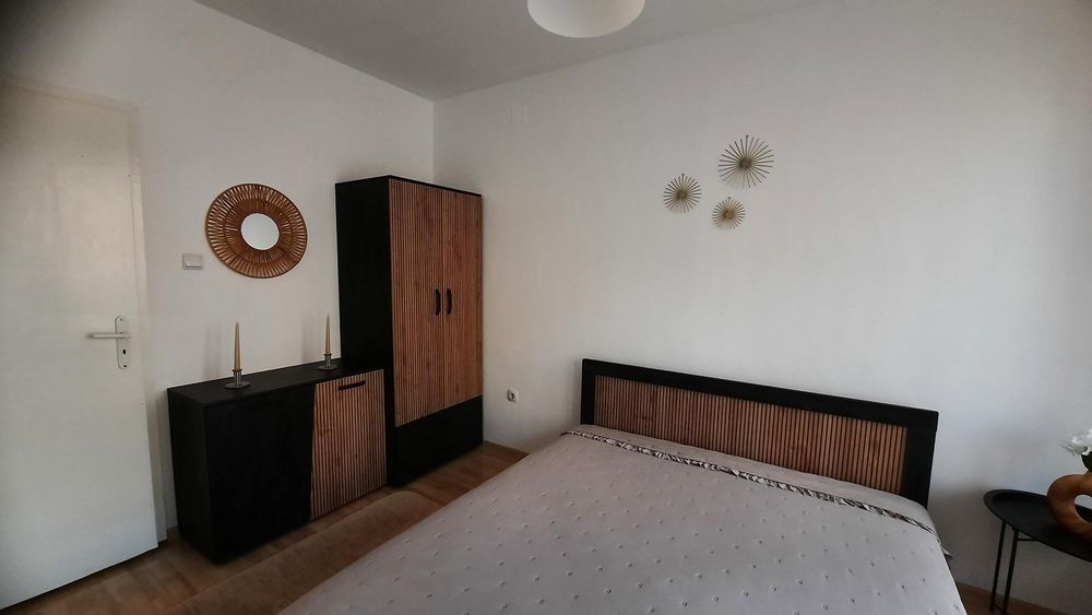 Дава се под наем Тристаен апартамент в Пловдив, Мараша - 100 кв.м за 561 € - Снимка #2