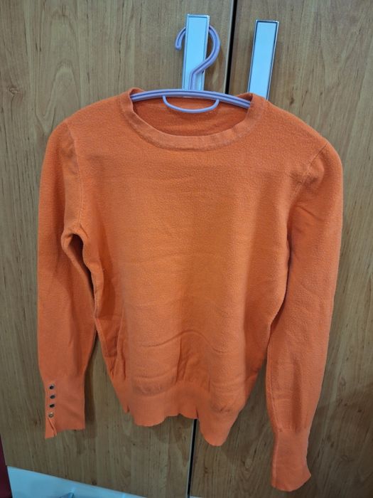 Оранжева блуза с дълъг ръкав