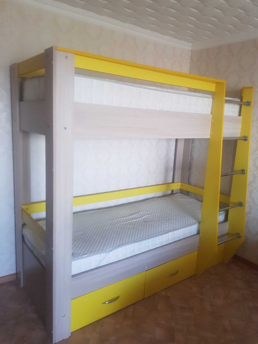 Продам кровать двухъярусную