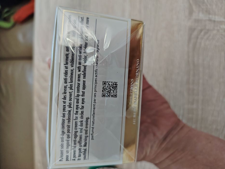 Crema pentru ochi de la Sisleya