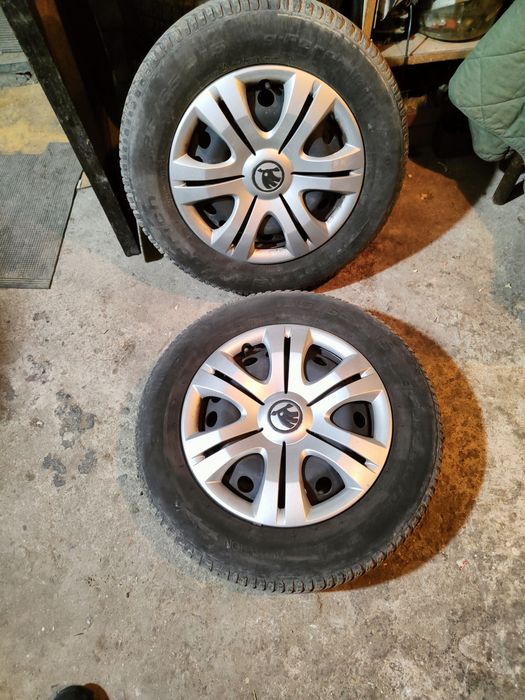 Продавам 4бр 15 цола железни джанти 5*112 и оригинални тасове за шкода