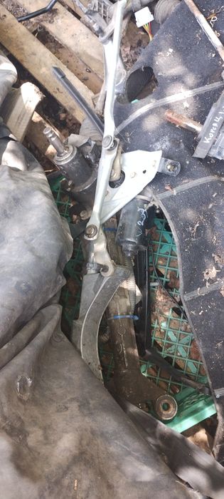 Мотор с механизъм чистачки от Mercedes w203 c class