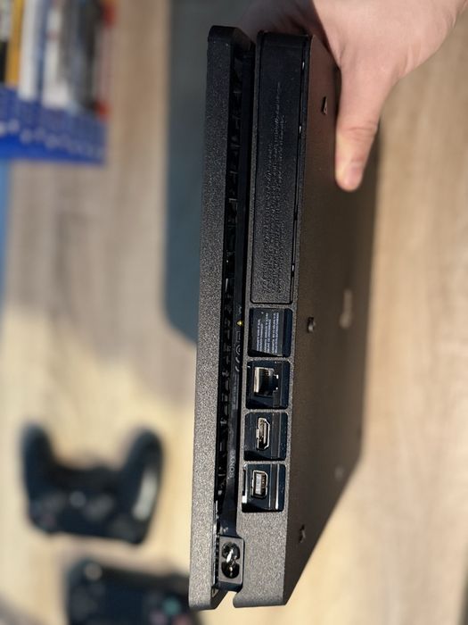 PS4 Slim 500 gb +17 jocuri+2 manete OFERTĂ!!!