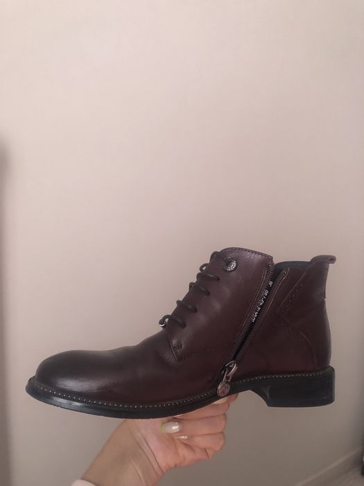 Продам ботинки на осень