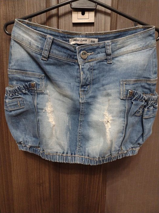 Продавам детска дънкова пола 146-158