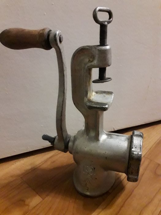 Подам мясорубку,советское производство