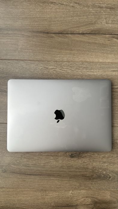 MacBook Pro 13M1 (2020) — 350 000 тг