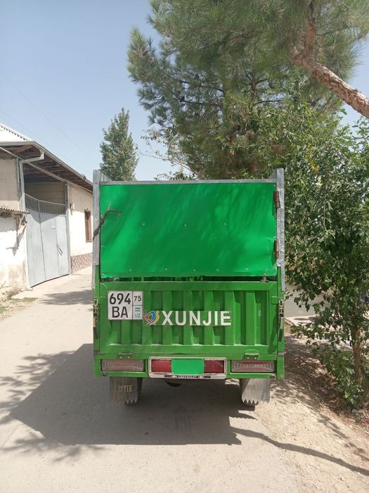 Yuk kutaradigan 3 oyoq muravey
