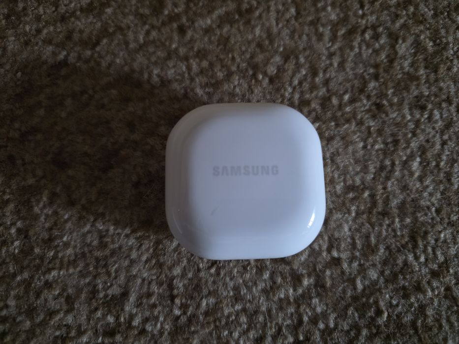 Продам наушники Samsung Galaxy buds 2