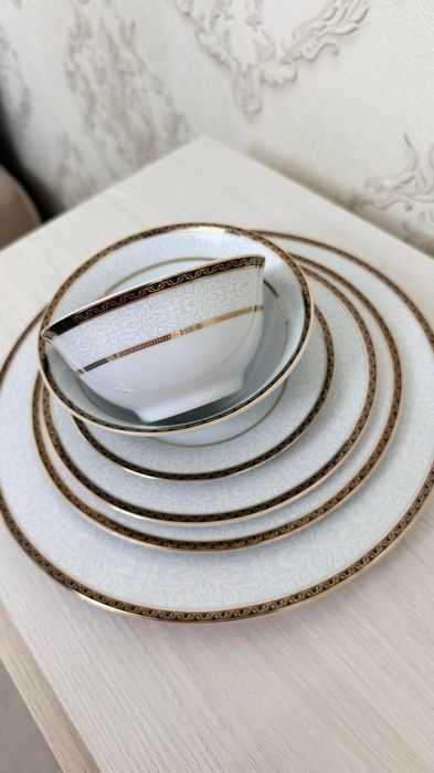 Продам срочно сервизный набор