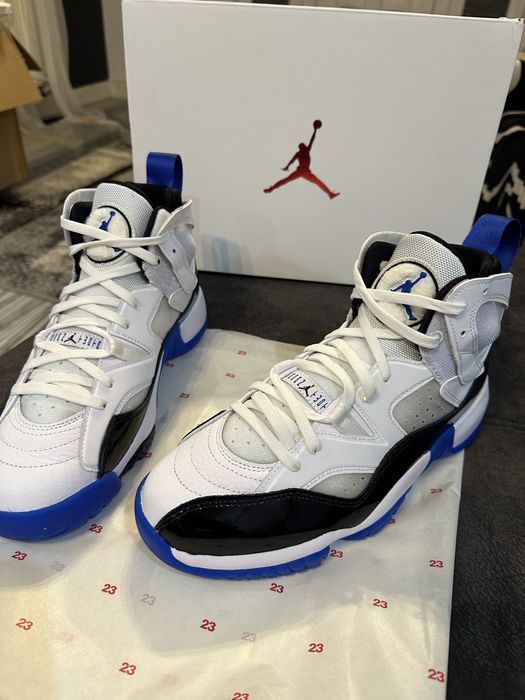 Jordan Two Trey Noi La Cutie